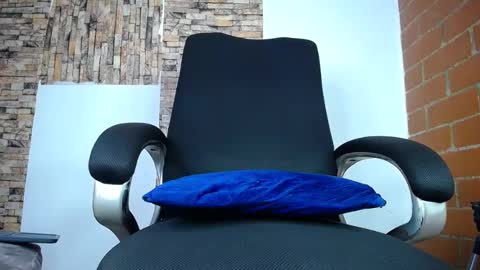 zousxxx online show from February 2026 11:30:02 PM