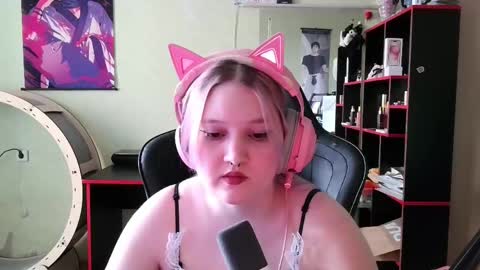 Snapshot of zoya173454 chatting on April 2026 07:33:02 AM zoya173454 online show from April 2026 07:33:02 AM