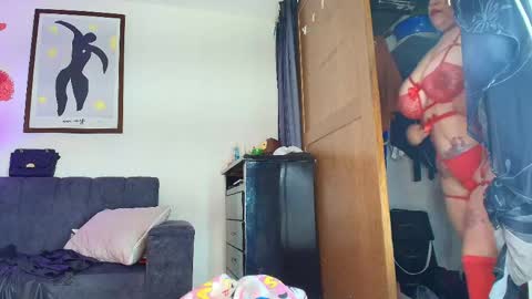 Snapshot of zully_green chatting on April 2026 04:19:01 AM zully_green online show from April 2026 04:19:01 AM