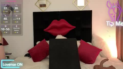 Snapshot of zuly_zahir_01 chatting on November 2025 09:57:01 PM zuly goode online show from November 2025 09:57:01 PM