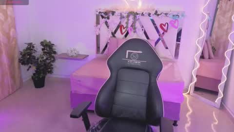 ZURY   online show from November 2025 11:31:02 AM