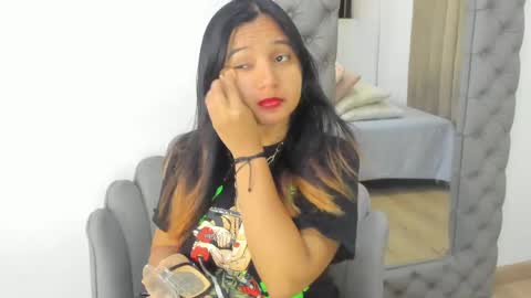 Snapshot of zusan_king_ chatting on April 2026 02:20:01 AM Im Zusan My schedule is from 1030pm to 430 am colombian time online show from April 2026 02:20:01 AM