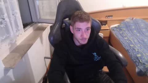 Zuzmoe online show from November 2025 09:26:02 PM