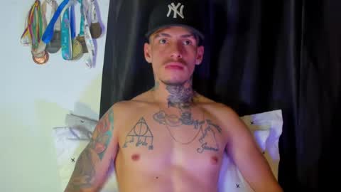 Snapshot of zyongarcia2020 chatting on January 2025 09:53:02 PM zyon garcia online show from January 2025 09:53:02 PM