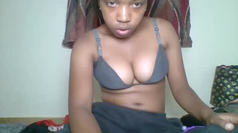Snapshot of zyraelle_01 chatting on April 2026 05:21:01 PM zyraelle_01 online show from April 2026 05:21:01 PM