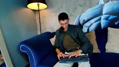 Zyro Nigth online show from October 2025 07:38:02 PM