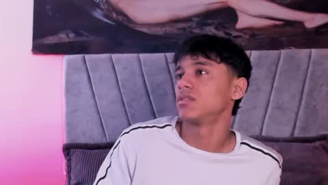 zyzz_1812 online show from November 2025 04:08:02 PM