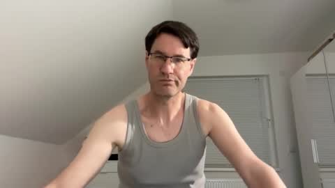 Snapshot of zzz123_cam chatting on April 2026 02:47:01 PM zzz123_cam online show from April 2026 02:47:01 PM