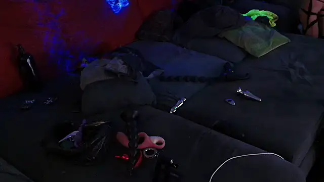 Snapshot of davidgntxxxxx chatting on February 2026 05:04:01 AM davidgntxxxxx online show from February 2026 05:04:01 AM