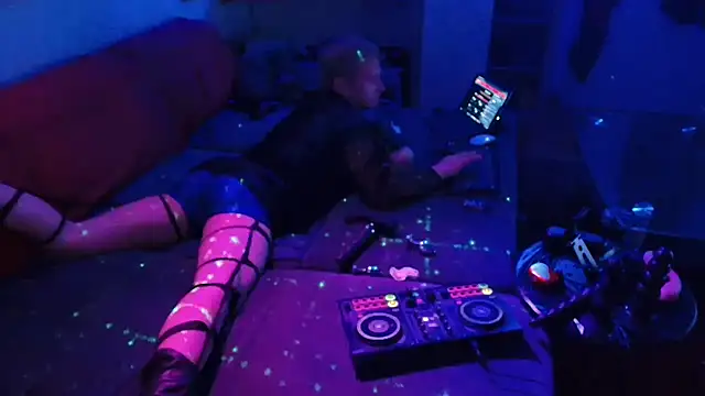 Snapshot of davidgntxxxxx chatting on February 2026 07:10:01 PM davidgntxxxxx online show from February 2026 07:10:01 PM