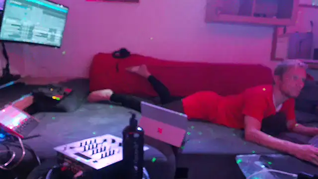 Snapshot of davidgntxxxxx chatting on February 2026 06:59:01 PM davidgntxxxxx online show from February 2026 06:59:01 PM