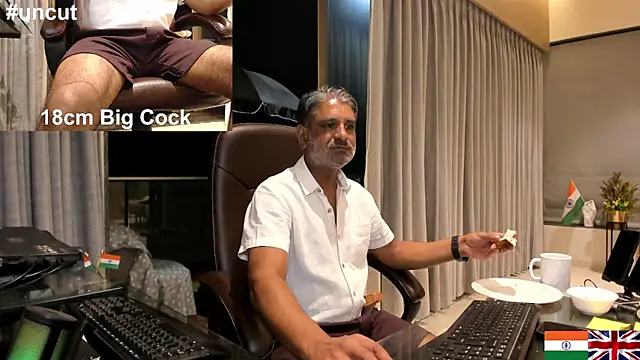 Snapshot of OnlineBossUK chatting on February 2025 01:39:02 PM OnlineBossUK online show from February 2025 01:39:02 PM