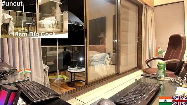 Snapshot of OnlineBossUK chatting on February 2025 09:00:01 PM OnlineBossUK online show from February 2025 09:00:01 PM