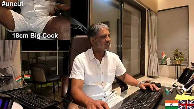 Snapshot of OnlineBossUK chatting on February 2025 09:05:02 PM OnlineBossUK online show from February 2025 09:05:02 PM