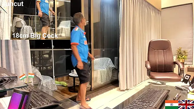 Snapshot of OnlineBossUK chatting on February 2025 04:14:01 PM OnlineBossUK online show from February 2025 04:14:01 PM