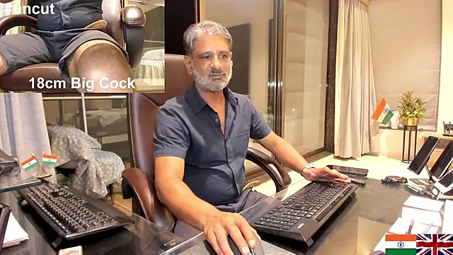 Snapshot of OnlineBossUK chatting on February 2025 01:47:02 PM OnlineBossUK online show from February 2025 01:47:02 PM