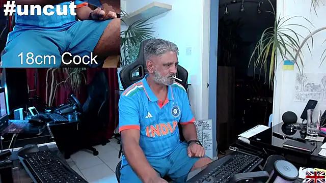 Snapshot of OnlineBossUK chatting on March 2025 12:00:01 PM OnlineBossUK online show from March 2025 12:00:01 PM