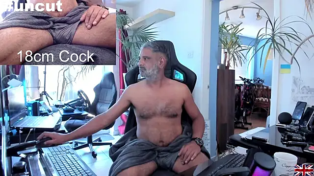 Snapshot of OnlineBossUK chatting on March 2025 11:52:01 AM OnlineBossUK online show from March 2025 11:52:01 AM