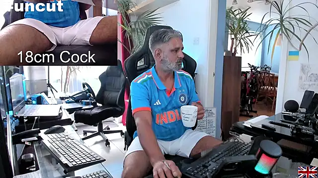 Snapshot of OnlineBossUK chatting on March 2025 05:39:02 PM OnlineBossUK online show from March 2025 05:39:02 PM