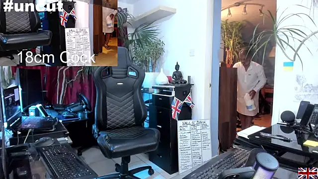 Snapshot of OnlineBossUK chatting on March 2025 07:04:01 PM OnlineBossUK online show from March 2025 07:04:01 PM