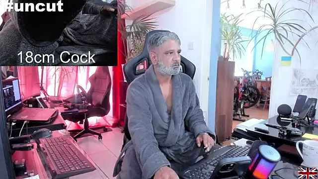 Snapshot of OnlineBossUK chatting on March 2025 12:17:01 PM OnlineBossUK online show from March 2025 12:17:01 PM