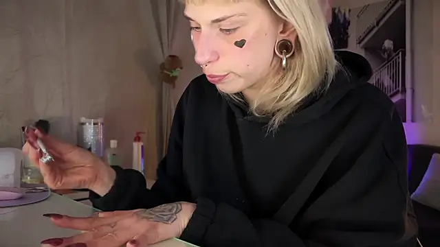 Mannarie Madsinn online show from February 2025 11:48:02 PM