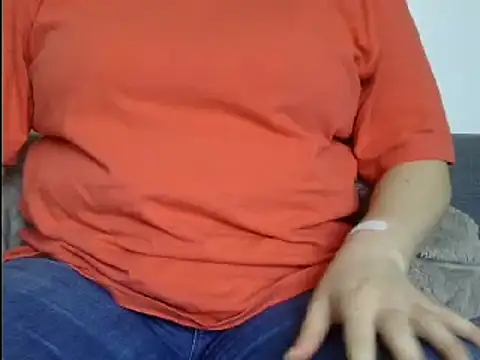 Snapshot of Squirtlady38 chatting on February 2025 10:37:02 AM Squirtlady38 online show from February 2025 10:37:02 AM