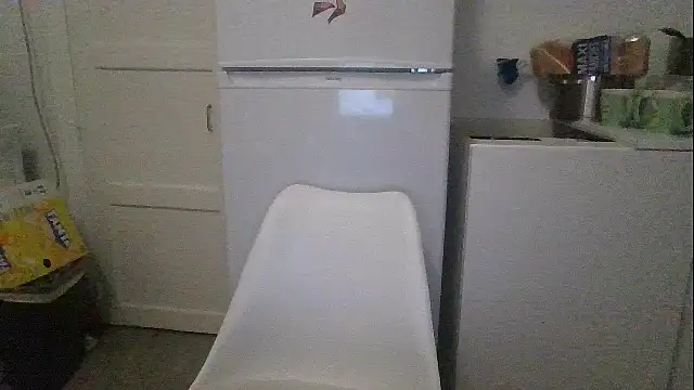 Snapshot of Squirtlady38 chatting on November 2025 10:45:02 PM Squirtlady38 online show from November 2025 10:45:02 PM