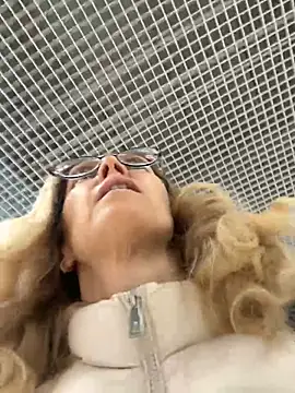 Snapshot of angelmommu chatting on January 2025 08:57:02 AM angelmommu online show from January 2025 08:57:02 AM