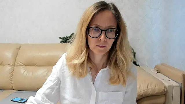 Snapshot of angelmommu chatting on January 2025 07:29:01 AM angelmommu online show from January 2025 07:29:01 AM