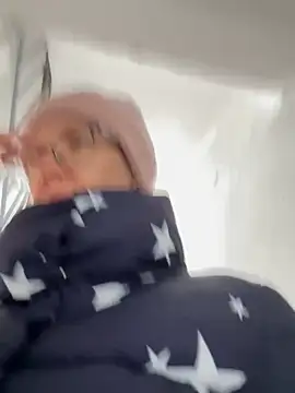 Snapshot of angelmommu chatting on February 2025 11:57:02 AM angelmommu online show from February 2025 11:57:02 AM