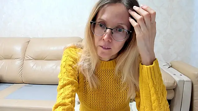 Snapshot of angelmommu chatting on February 2025 08:51:02 AM angelmommu online show from February 2025 08:51:02 AM