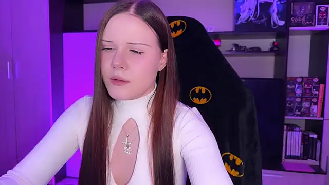 Snapshot of jasminevine chatting on April 2026 12:05:01 AM jasminevine online show from April 2026 12:05:01 AM