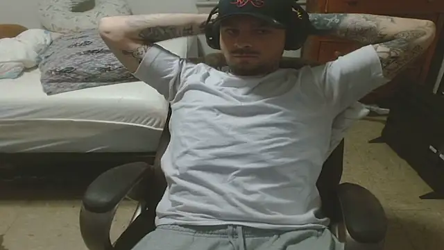 Snapshot of DADDY_KANE8--- chatting on June 2026 07:33:01 AM DADDY KANE8--- online show from June 2026 07:33:01 AM