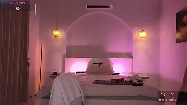 Snapshot of Helena_Karel chatting on November 2025 12:23:02 PM Helena Karel online show from November 2025 12:23:02 PM