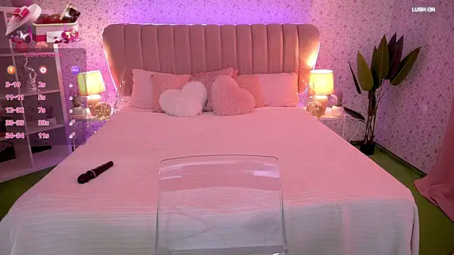 Snapshot of MissyMartinez chatting on September 2025 07:53:01 AM MissyMartinez online show from September 2025 07:53:01 AM