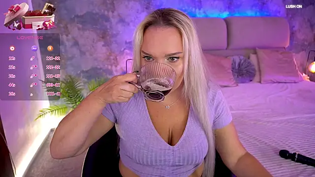 Snapshot of MissyMartinez chatting on September 2025 07:23:01 AM MissyMartinez online show from September 2025 07:23:01 AM