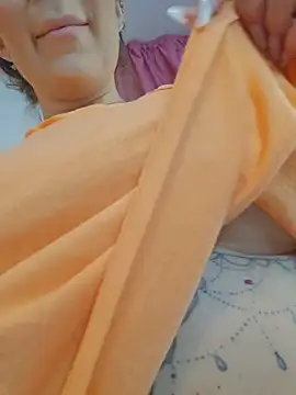 Snapshot of HessaHessy chatting on November 2025 09:08:02 AM HessaHessy online show from November 2025 09:08:02 AM