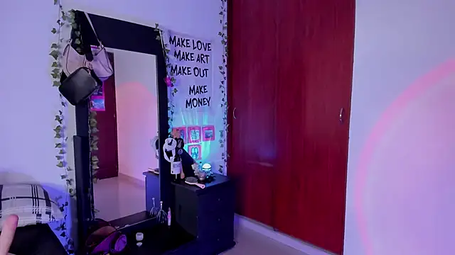 Snapshot of little_kayla_ chatting on March 2026 11:06:01 PM little kayla online show from March 2026 11:06:01 PM