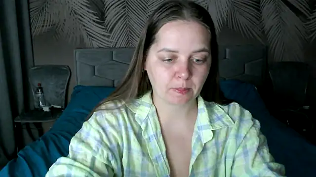 Snapshot of uliastar chatting on November 2025 08:24:01 AM uliastar online show from November 2025 08:24:01 AM