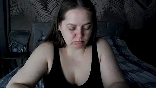 uliastar online show from April 2026 06:05:02 AM