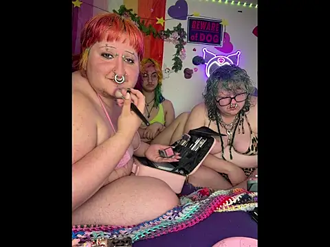 Snapshot of ivolustful chatting on April 2026 05:17:01 PM ivolustful online show from April 2026 05:17:01 PM