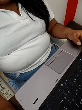 FerLu8 online show from April 2026 04:58:02 PM