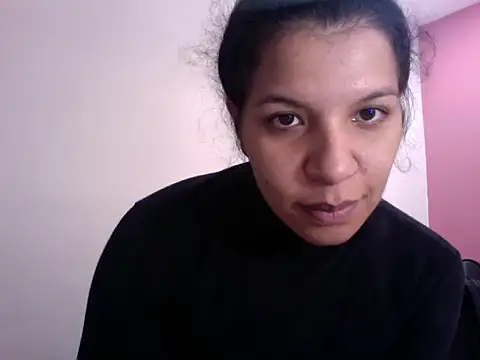 gatubelahot online show from January 2025 08:00:01 PM