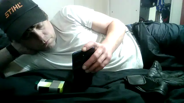 Snapshot of BoneDaddy2 chatting on April 2026 06:36:01 AM BoneDaddy2 online show from April 2026 06:36:01 AM