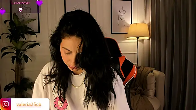 valeriia25  online show from February 2025 11:17:01 AM