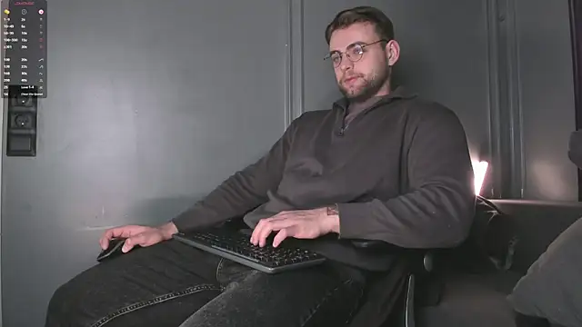 Snapshot of WayneWilson chatting on February 2026 04:46:01 AM WayneWilson online show from February 2026 04:46:01 AM