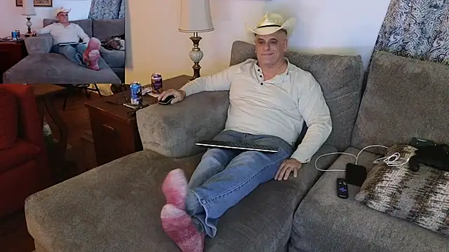 Foxhunt99 online show from February 2025 02:58:01 AM