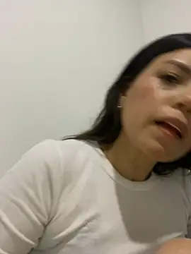 Snapshot of martina_contreras chatting on December 2024 04:10:02 AM martina contreras online show from December 2024 04:10:02 AM