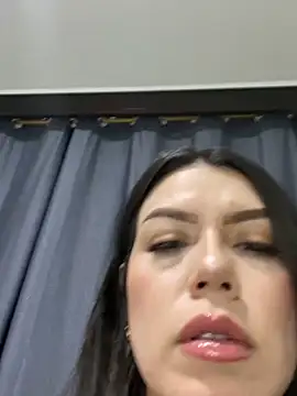 Snapshot of martina_contreras chatting on February 2025 12:30:01 AM martina contreras online show from February 2025 12:30:01 AM